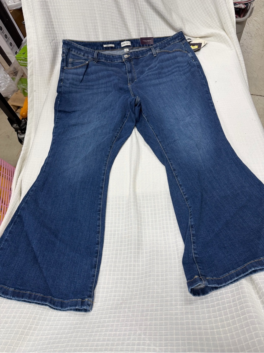 Women’s plus Ava & Vic high rise flare jeans